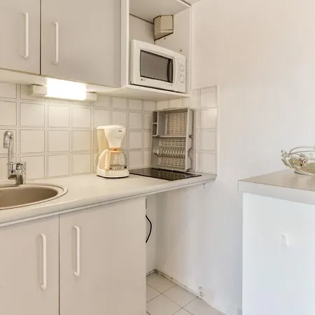 Baie Des Anges- 411- Mezz Lumineux- 6 Pers * Agde