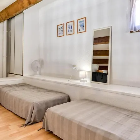 Baie Des Anges- 411- Mezz Lumineux- 6 Pers Apartment *